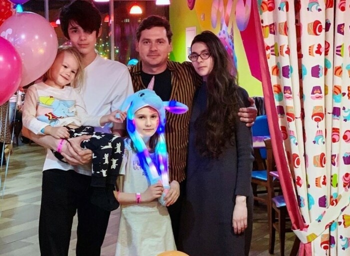 Александр Пашков с детьми