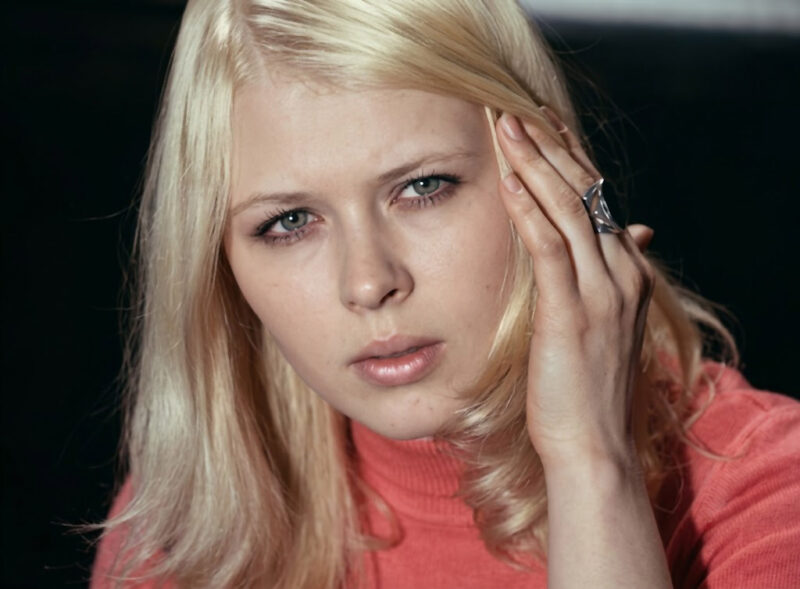 Ирина Азер в фильме «Идущие за горизонт», 1972 год
