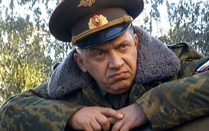 Сергей Арцибашев в сериале «ДМБ-002», 2000 год