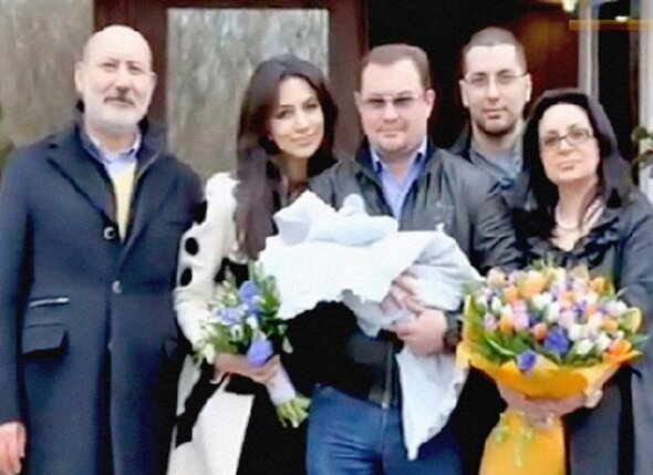 «Муж видел во мне полуфабрикат»: драма певицы Зары, два развода и десять лет одиночества