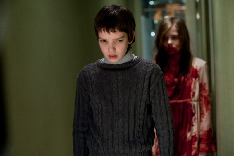 Кадр из фильма «Впусти меня» (2008)