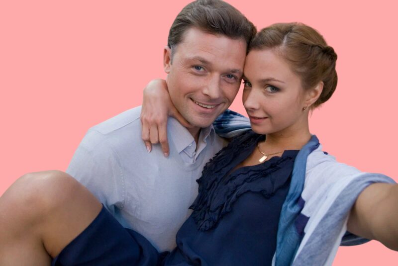 Илья Носков с Еленой Радевич в сериале «Женские мечты о дальних странах»