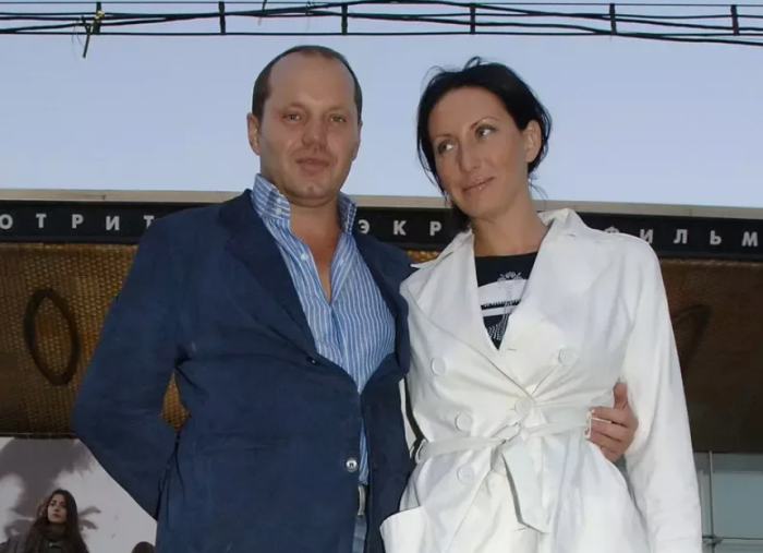 Алика Смехова всю жизнь искала мужчину, похожего на отца. Так и не нашла