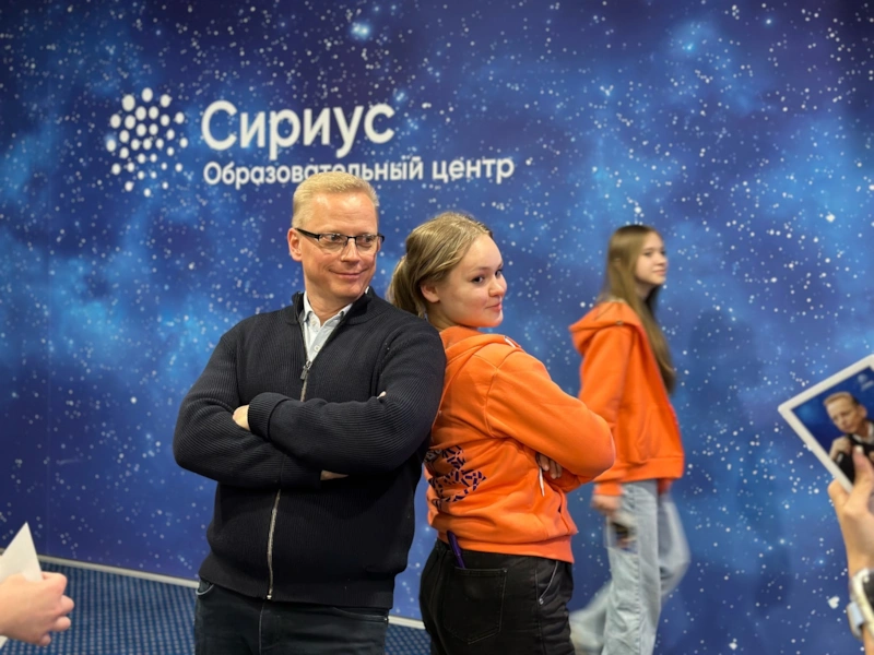 «Спросила номер и пропала»: как 30-летний Эрнест Мацкявичюс встретил в Госдуме 17-летнюю школьницу и построил с ней крепкую семью