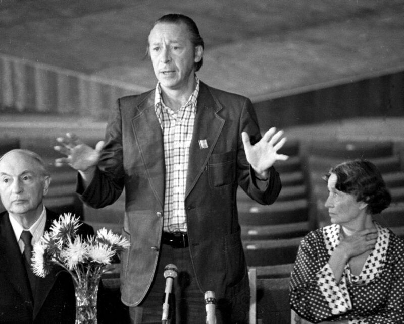 «Позовите ко мне Нину»: почему роман Олега Ефремова и Нины Дорошиной не получил финала