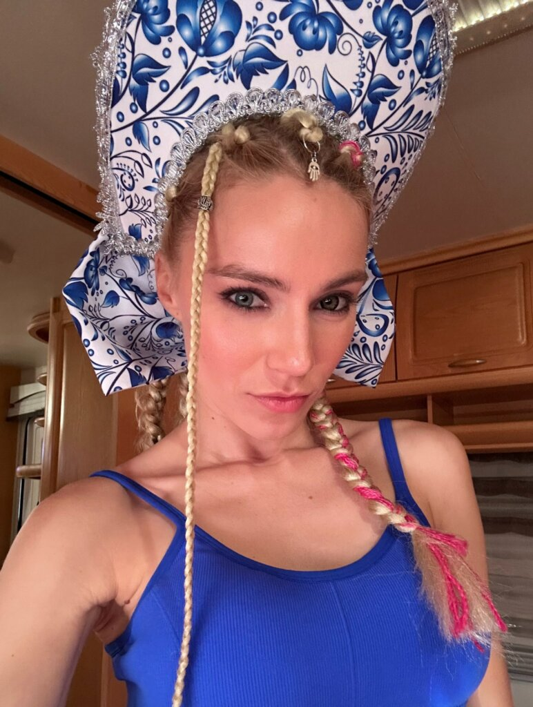 Арина Постникова вышла замуж за партнёра по мюзиклу — ведущего актёра «Сатирикона»