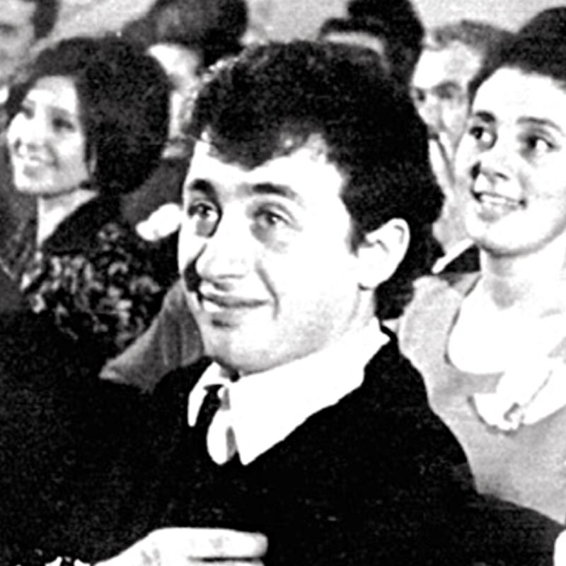 20 лет брака, уход к молодой сотруднице и дети под фамилией матери: семья Якубовича