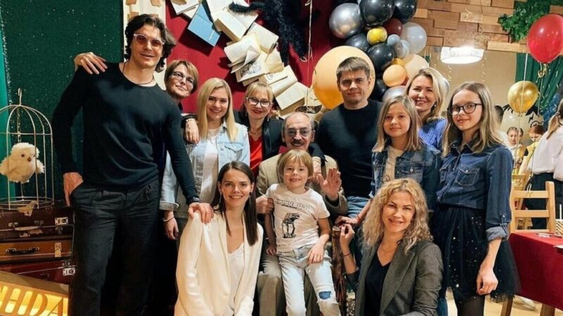 Сергей Боярский 26 лет был женат, а о второй семье узнали из оговорки его отца