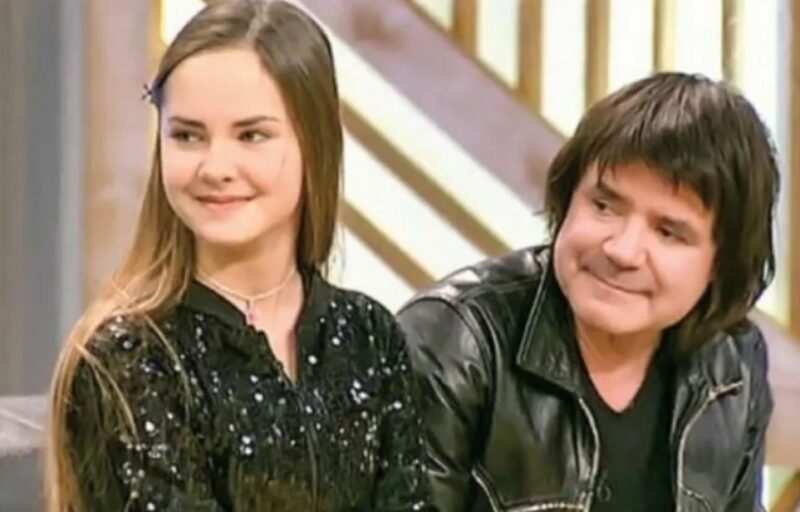 Уроки пения от Пугачевой и английский от Снигирь: как российские звезды преподавали в школе