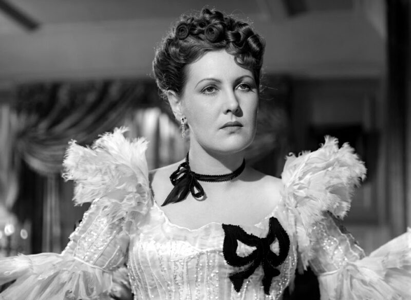 Елена Измайлова в фильме «Белый клык», 1946 год