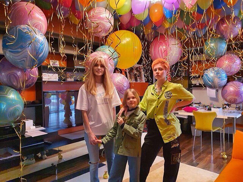«Вес 38 килограммов, анорексия и травля»: как дочь Глюк’oZы прошла через кризисы и стала певицей Ray!