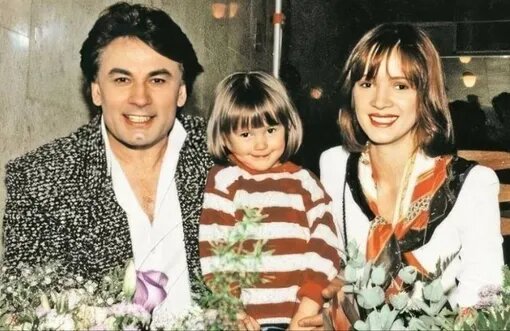 От влюбленности до тяжелых обвинений: история скандального брака и развода Александра Серова и Елены Стебеневой