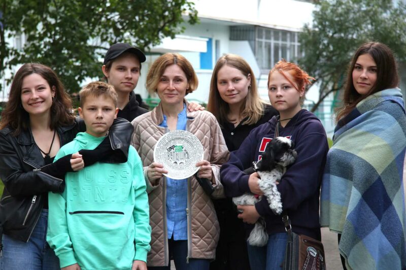 Не только съемки и сцены: 12 российских актрис, воспитывающих четверых и более детей