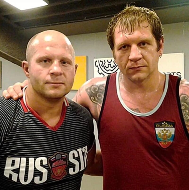 В 2023 году Александр Емельяненко поздравил брата с днем рождения и просил у него прощения