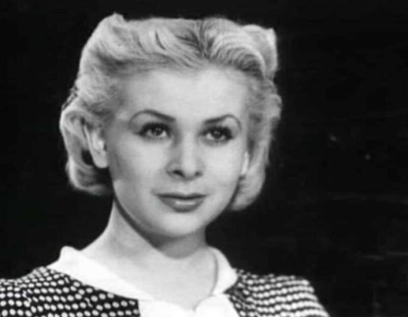 Сын Валентины Серовой дожил до 35 лет: как роковая привычка погубила наследника актрисы