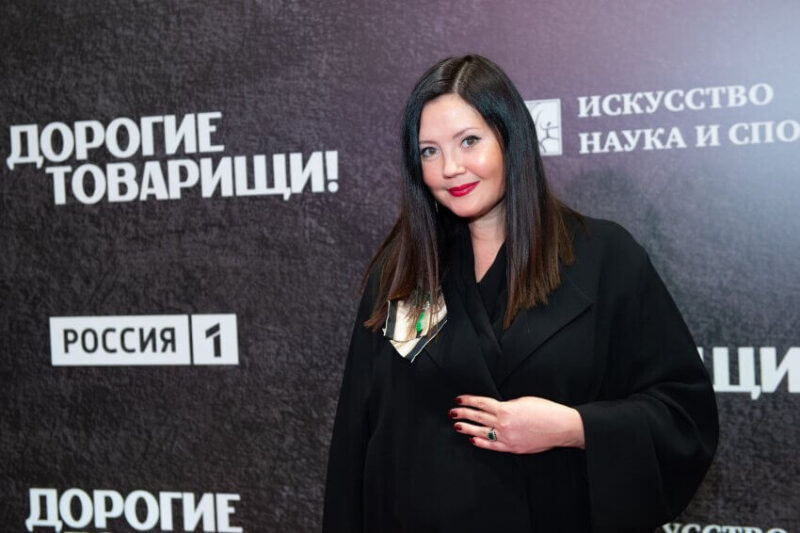 Режиссёр Екатерина Двигубская сама прошла через интернат, а в 2021 году стала приёмной мамой