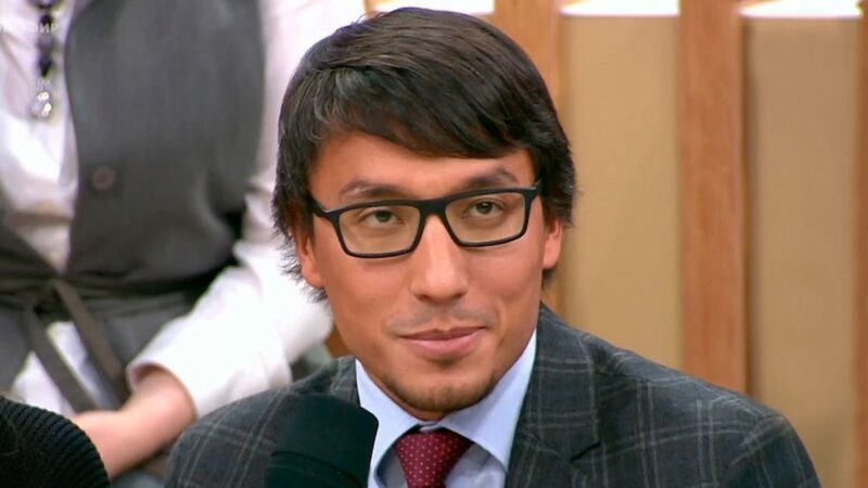 Жена-чиновница, спорные корни и секрет о детях: что скрывает за кадром политолог Дмитрий Абзалов