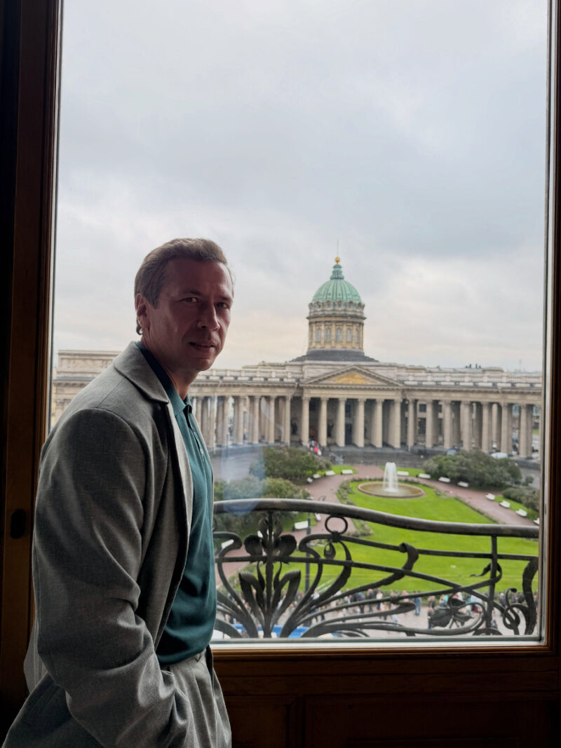 «Никаких скандалов и суда за детей»: как Андрей Мерзликин обустроил жизнь с четырьмя наследниками после развода
