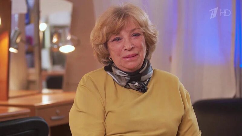 «Отговорить от сцены не удалось»: как живет дочь Ольги Остроумовой, родившая второго ребенка в 47 лет
