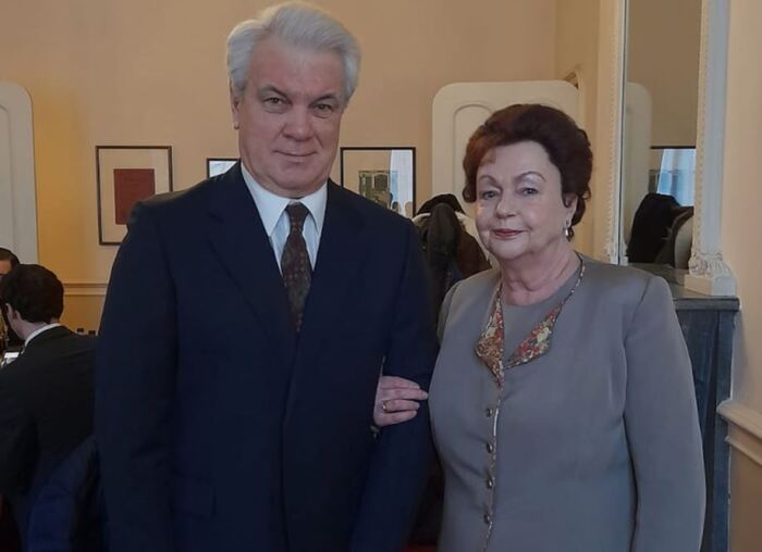 Марина Шиманская в роли Наины Ельциной в сериале «Корона»