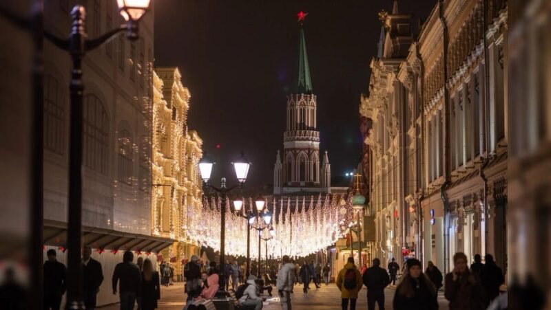 От арбатской коммуналки до квартиры в центре: где живёт Александр Збруев и что называет настоящим домом