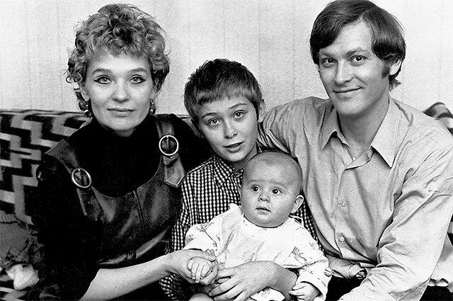 Светлана Светличная: от яркого мини в 70 лет до клиники и квартирного разлада с сыном