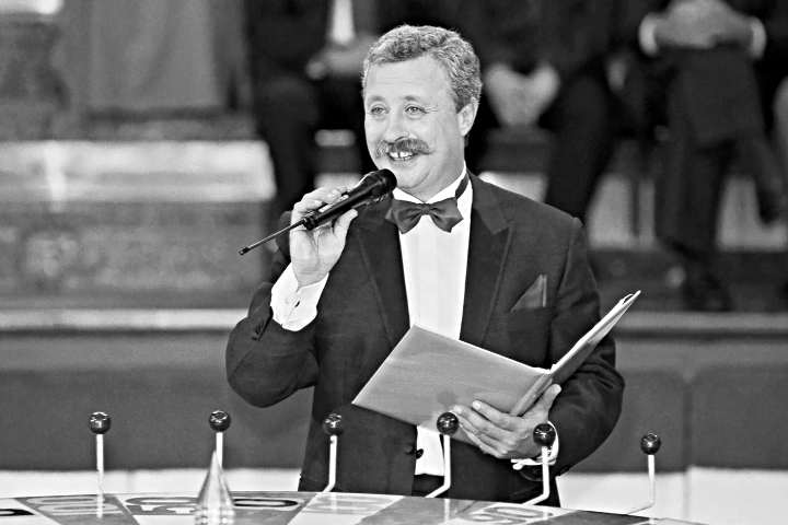 20 лет брака, уход к молодой сотруднице и дети под фамилией матери: семья Якубовича