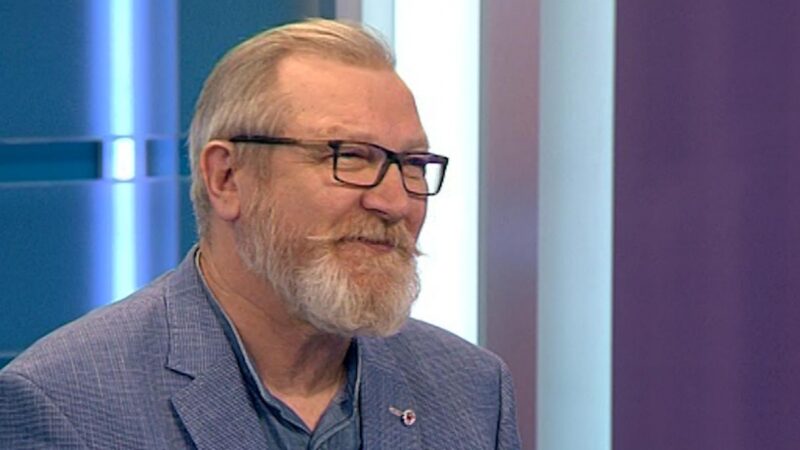 «Я не мог рисковать женой»: Виктор Бычков закрыл 770-тысячный долг, пережил болезни и разрыв с друзьями, но остался в профессии