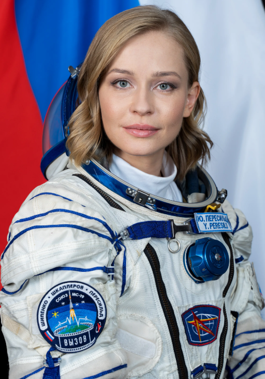 Десять лет Юлия Пересильд не могла назвать любимого мужем, а замуж впервые вышла только в 42