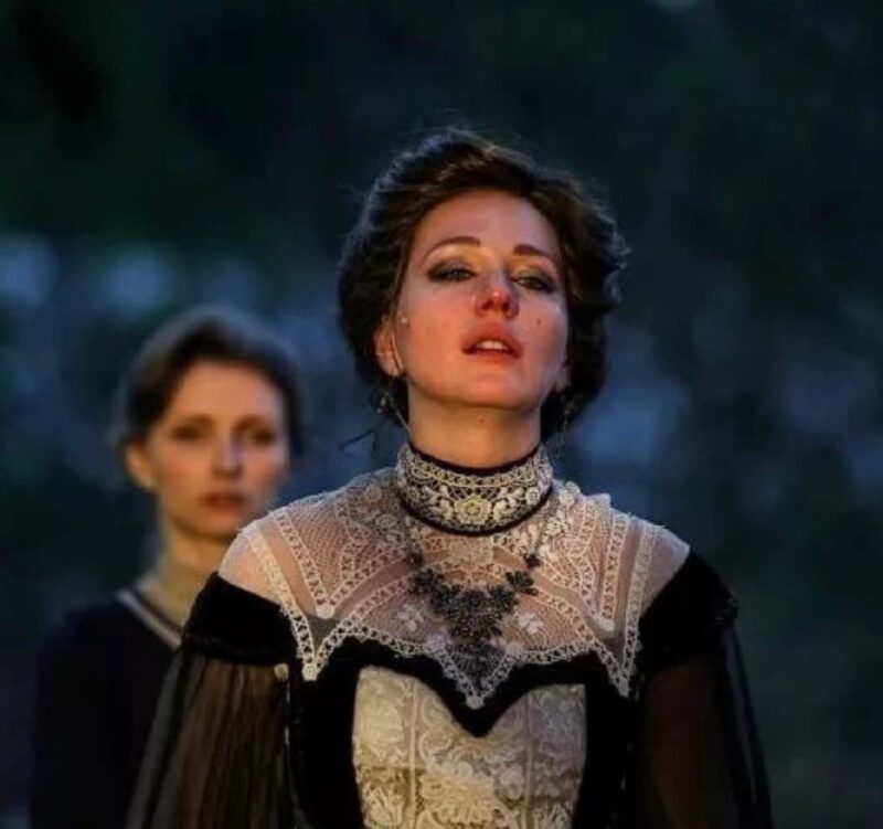 «Живу с мамой, двумя кошками и собакой»: Карина Андоленко объяснила, почему в 38 лет выбрала карьеру, а не семью