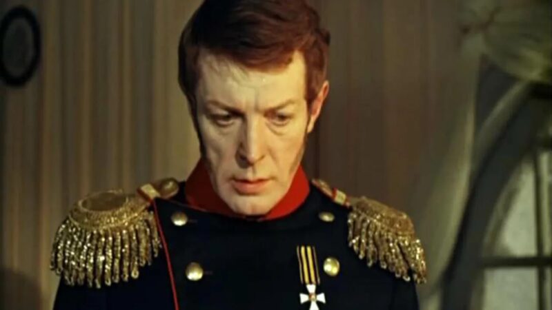 Любовь, драмы и потери первых красавцев советского кино: как сложились судьбы 8 актеров СССР