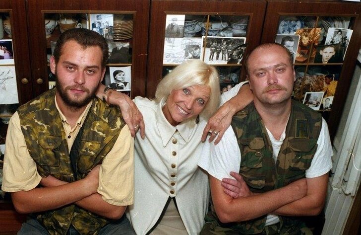 Светлана Светличная: от яркого мини в 70 лет до клиники и квартирного разлада с сыном
