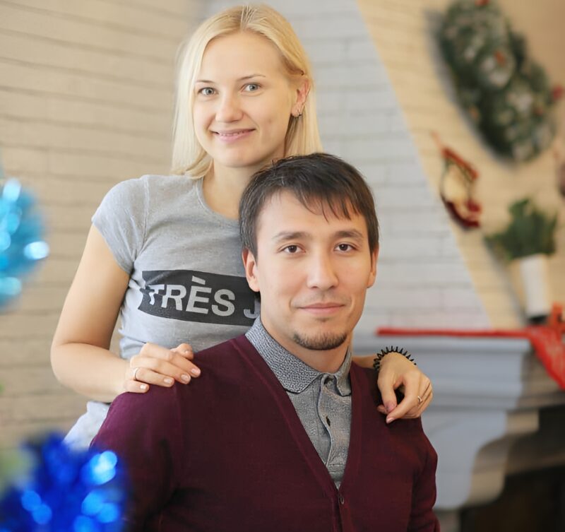 Жена-чиновница, спорные корни и секрет о детях: что скрывает за кадром политолог Дмитрий Абзалов