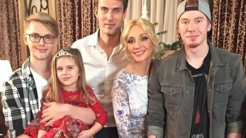 Разные страны и взгляды: как Кристина Орбакайте сохраняет связь между сыновьями Никитой и Дени
