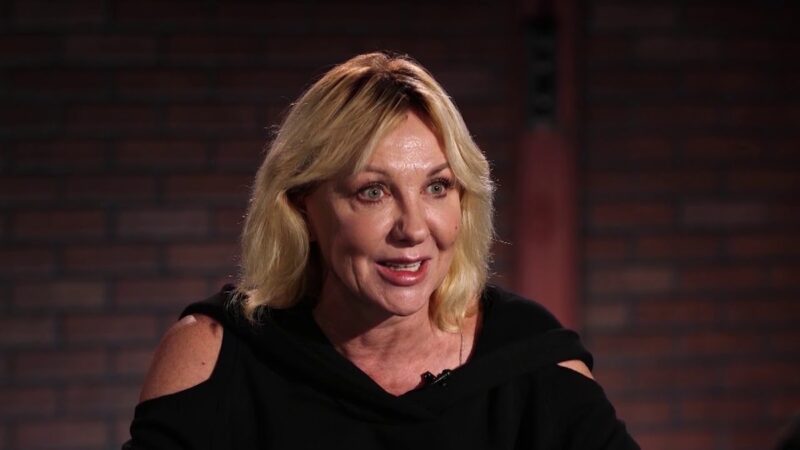 Елена Яковлева живёт отдельно от мужа, но разводиться не собирается: что удерживает их вместе