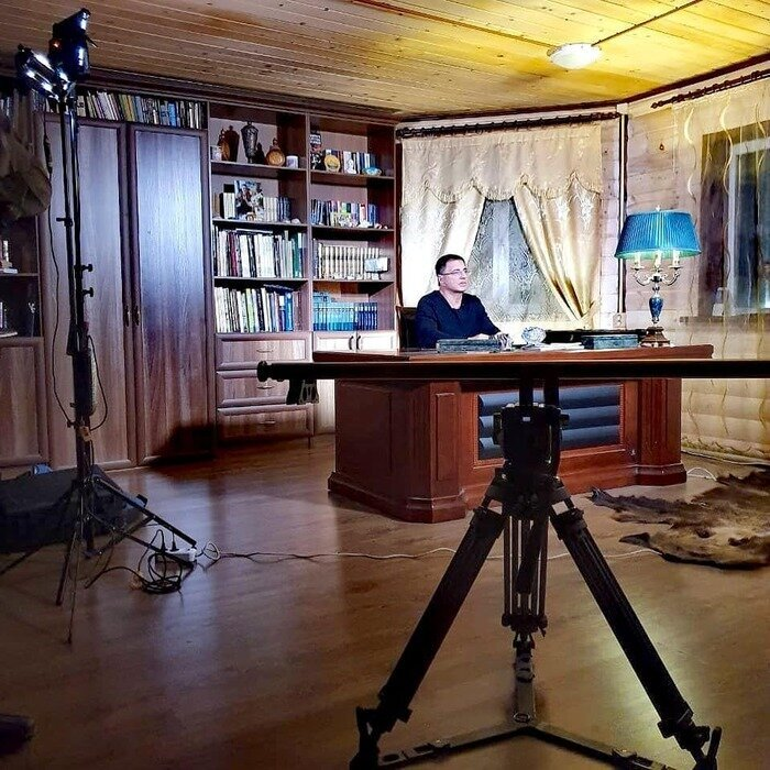 Сруб шесть на шесть и почти гектар: как Александр Мясников обустроил дом за городом