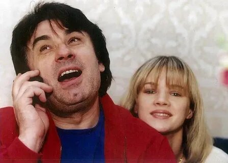 От влюбленности до тяжелых обвинений: история скандального брака и развода Александра Серова и Елены Стебеневой