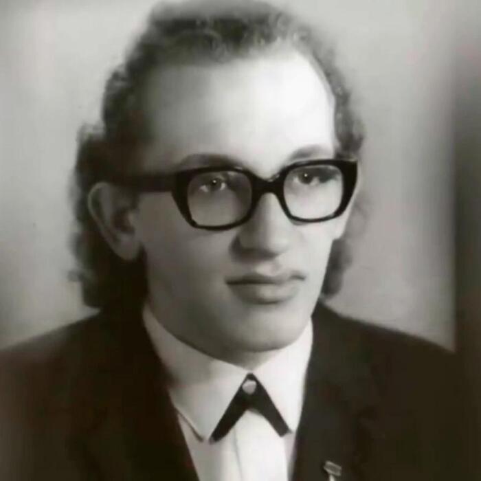 Юный Анатолий Вассерман