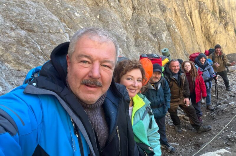Анна Банщикова: от брака с Максимом Леонидовым и паузы в карьере до звания заслуженной артистки и троих детей