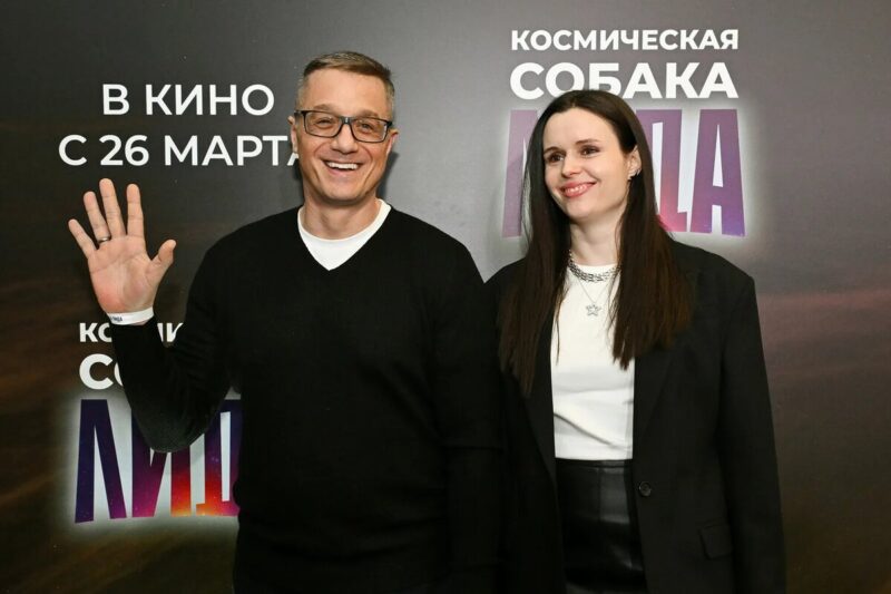 «Я думала, он бизнесмен»: как стюардесса Полина стала женой Алексея Макарова
