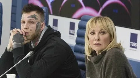 Елена Яковлева живёт отдельно от мужа, но разводиться не собирается: что удерживает их вместе