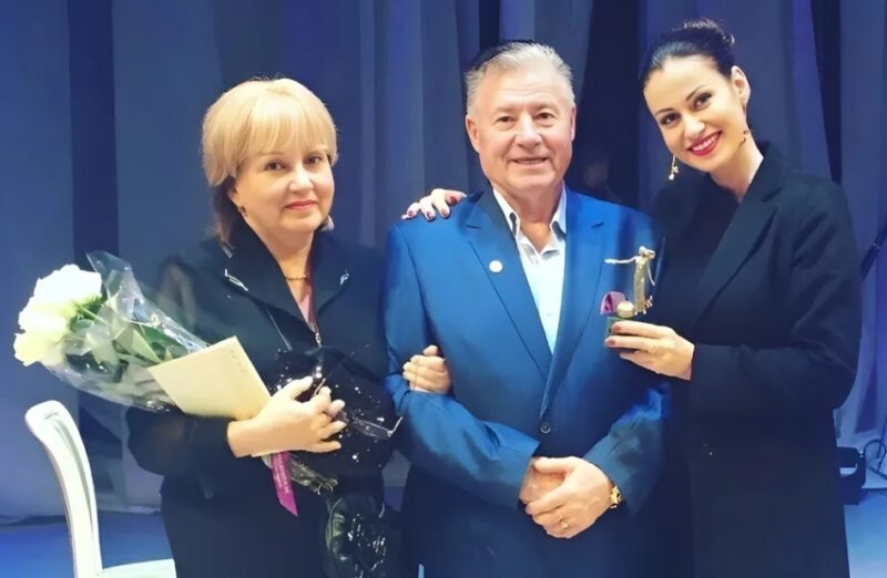 Анна Ковальчук с родителями