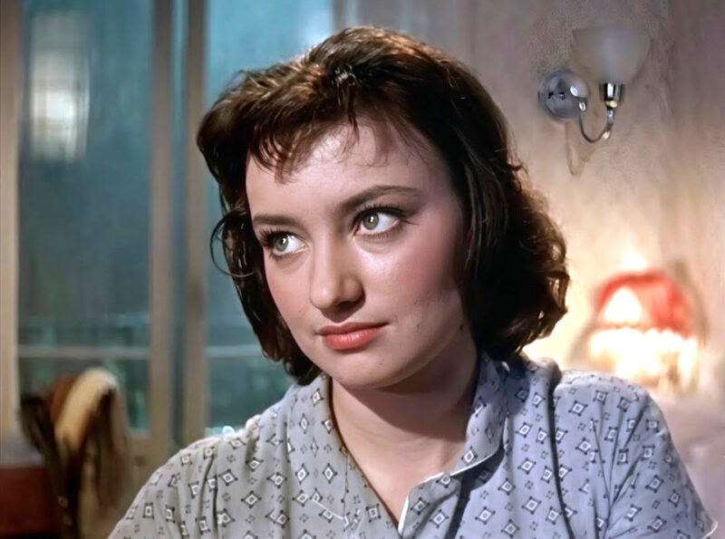 Светлана Тарасова в роли Оли в комедии «Девушка без адреса», 1957 год