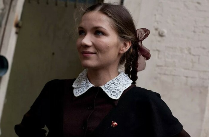 Актриса Настя Веденская уехала во Францию, а там против неё подали иск русскоязычные коллеги