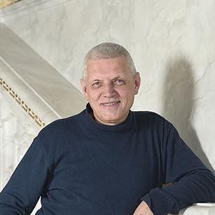 Александр Галибин уже не ждал новой любви, пока на его доклад не опоздала Ирина Савицкова