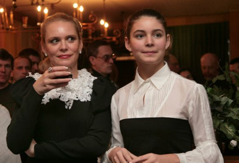 Алёна Яковлева с дочерью Марией — общей внучкой двух великих артистов
