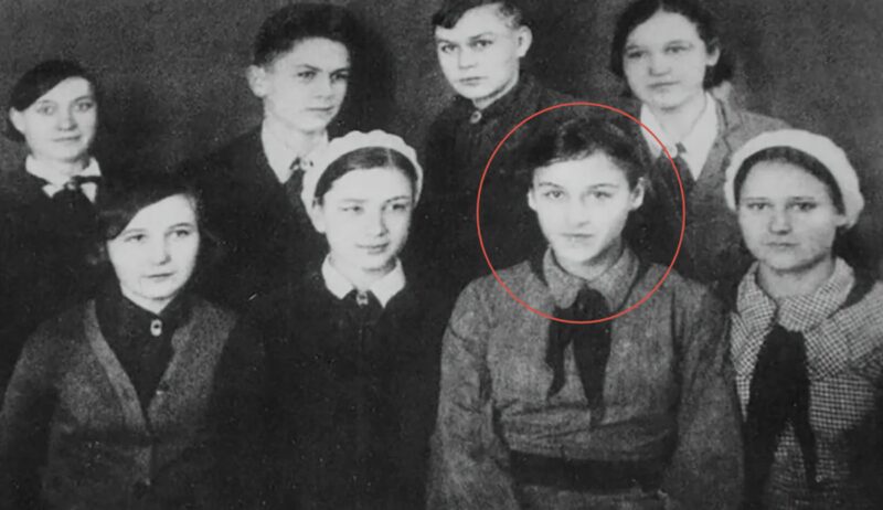 Тушь на чертеже и 368-я пара близнецов: кем были будущие звёзды до славы