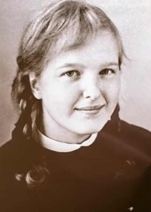 Елена Соловей в детские годы