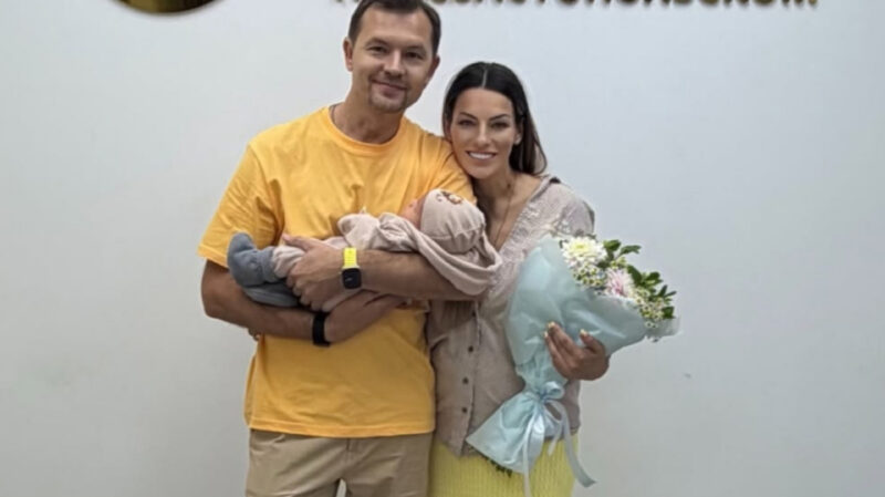 Ребёнок-богатырь весом более пяти килограммов: 51-летний актёр Алексей Фатеев снова стал отцом