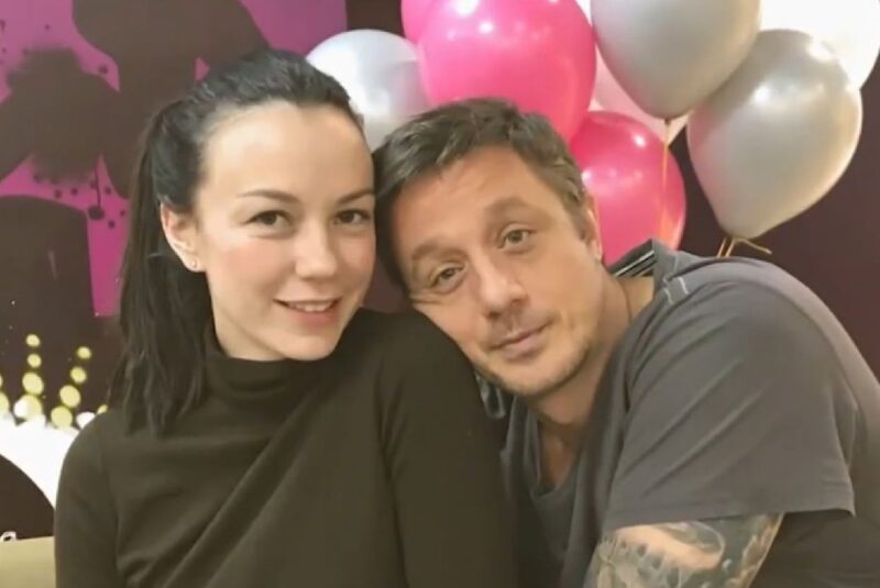 «Я думала, он бизнесмен»: как стюардесса Полина стала женой Алексея Макарова